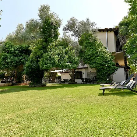 Ares Garden House - Halkidiki בית כפרי ניאה מודאניה