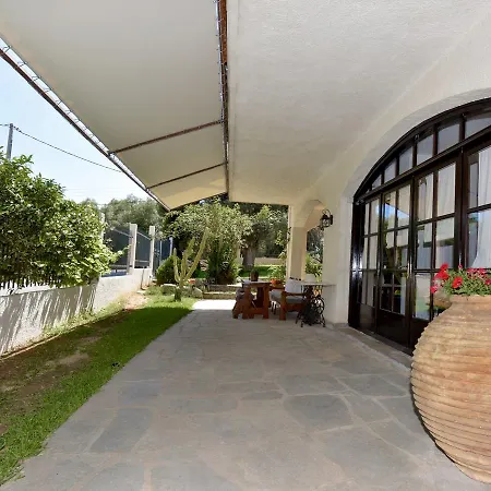Ares Garden House - Halkidiki Εξοχικό σπίτι *