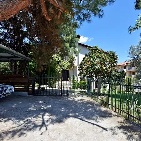 Ares Garden House - Halkidiki Неа-Муданья