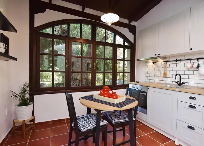 Ares Garden House - Halkidiki Landhuis Nea Moudania